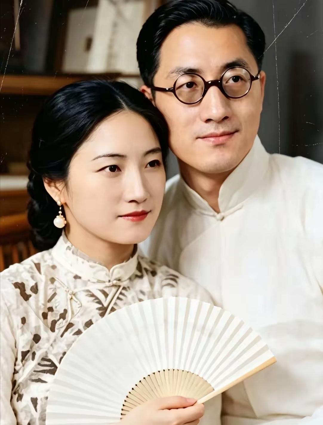 这是校园皇后陆小曼和徐志摩的罕见合影，都看看吧，陆小曼以美貌与才情闻名，精通多国