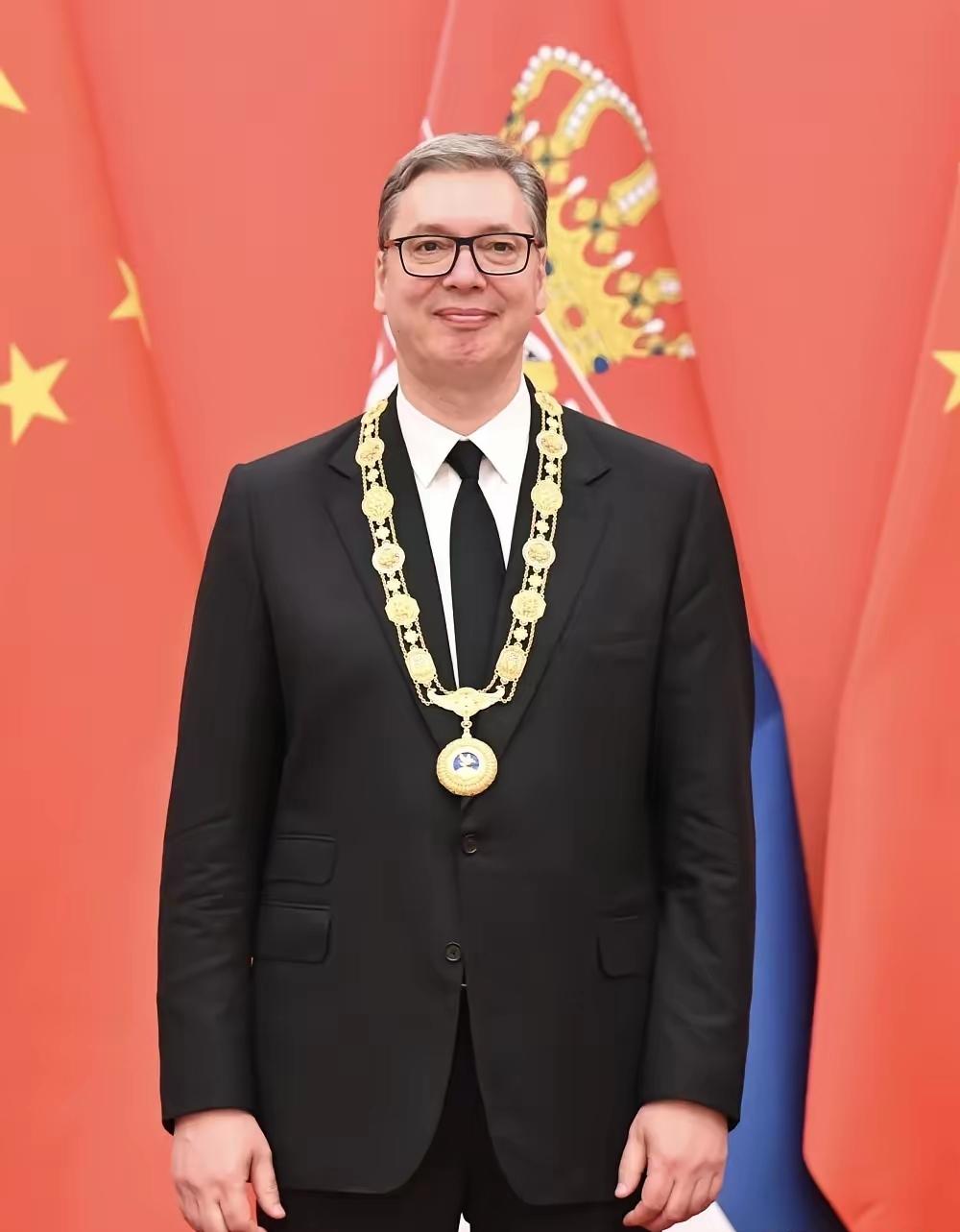 放心了，武契奇拿到了最强护身符！5月25日，中国为老朋友武契奇颁发了中国对外