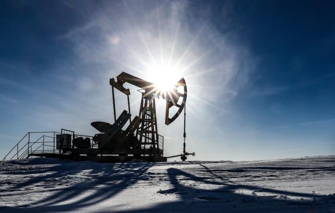 布伦特原油价格自2025年11月18日以来首次突破每桶65美元与此同时，西