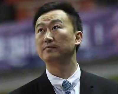 说实话，我并不是很喜欢青岛男篮，他们的打法实在太简单粗暴，没有多少观赏价值。要
