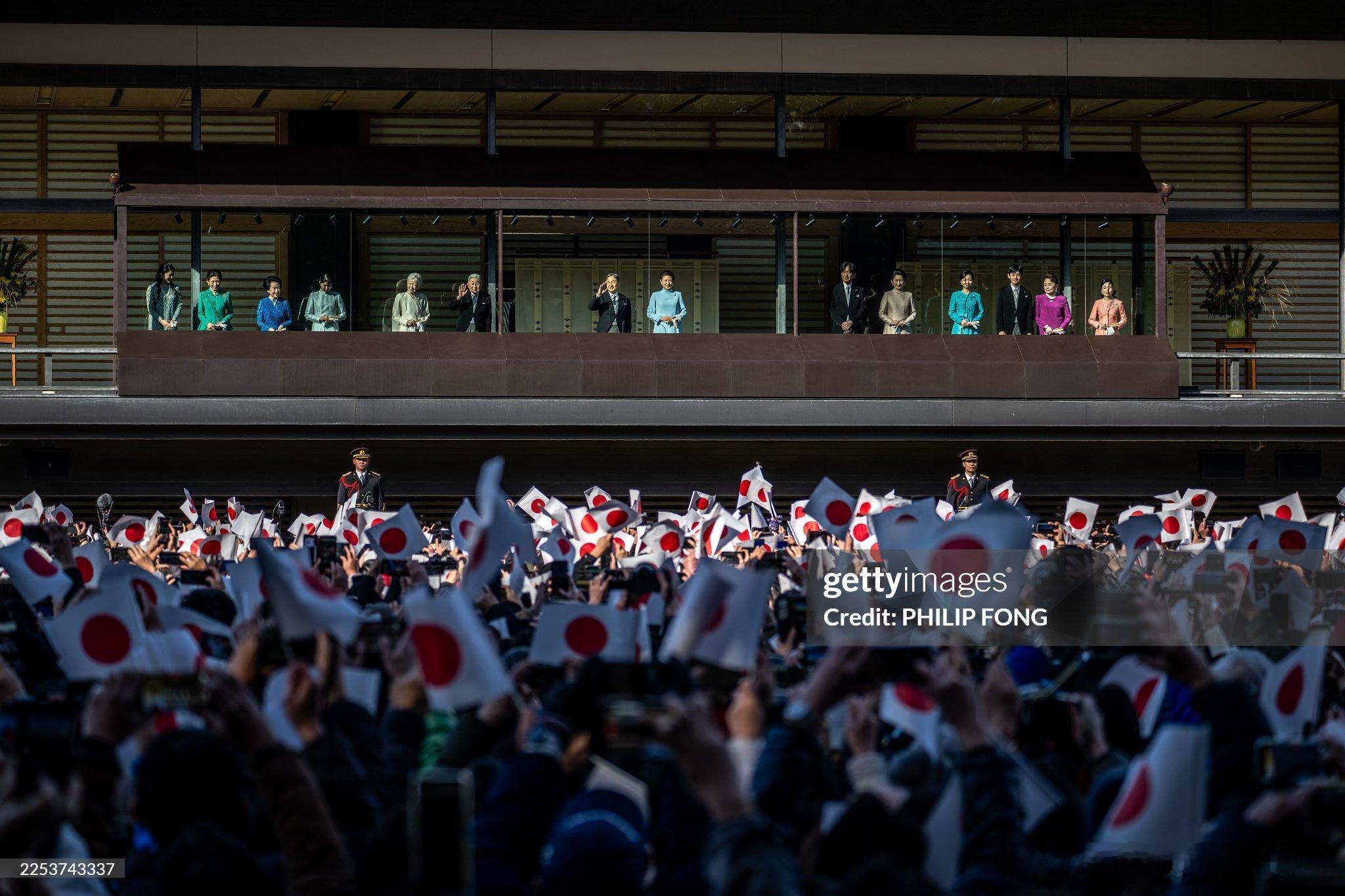 新闻2026.1.2日本皇室成员出席一年一度的新年一般参贺，秋筱宫悠仁亲王首