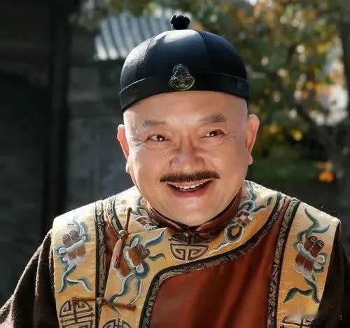 不懂就问，和珅这些官职放如今能让一个人同时担任吗？1、领侍卫内大臣2、礼