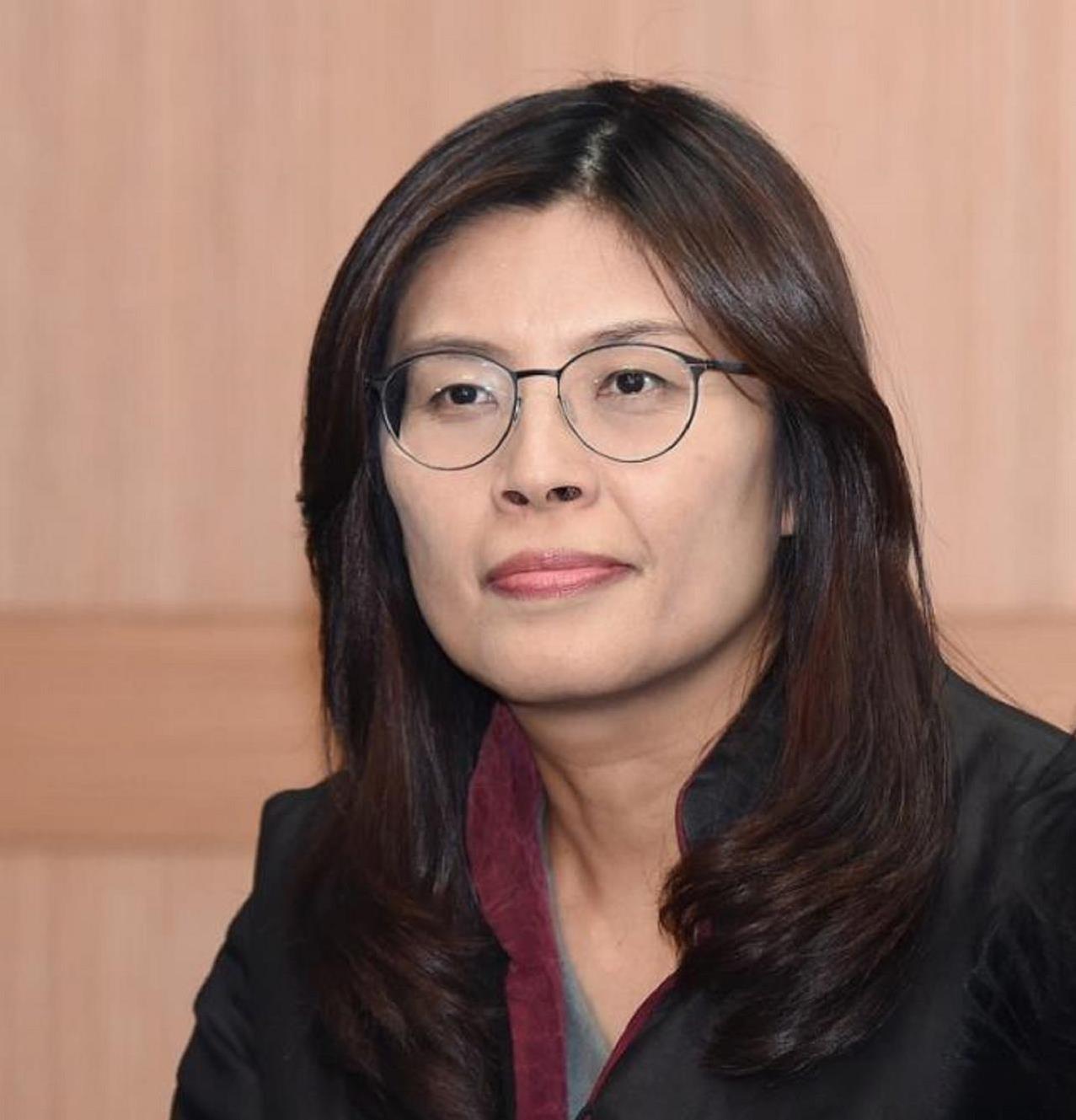 眼看郑丽文民调飙到66%，国民党那帮“大佬”，直接放手一搏要把郝龙斌这个民调仅5