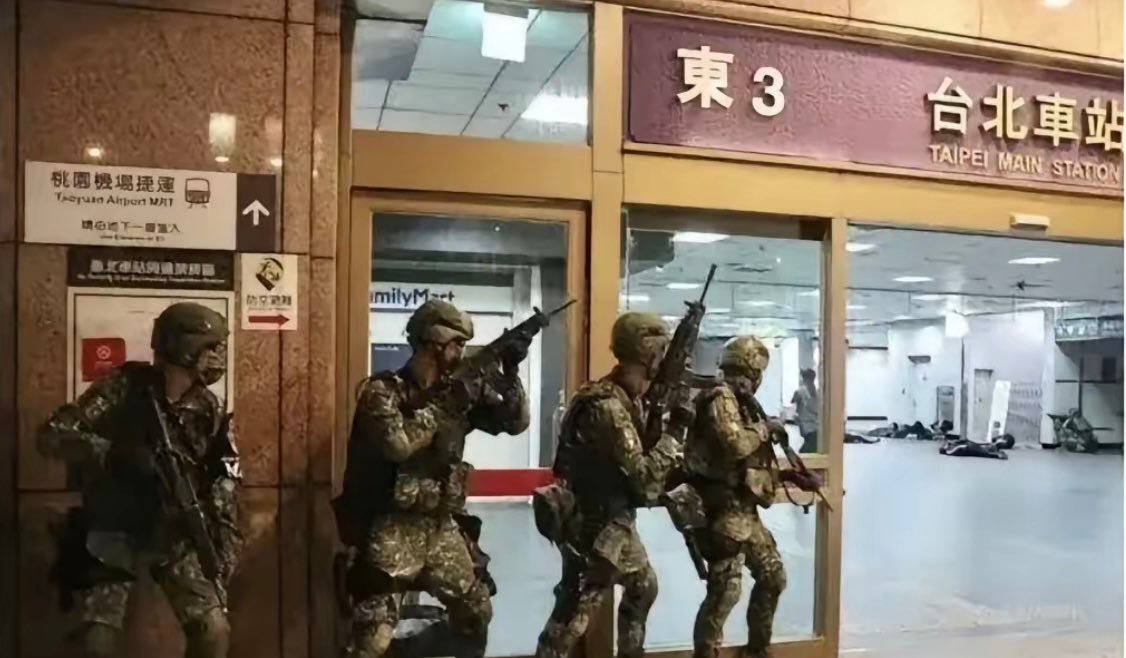 草莓兵的战力就是强，把透明玻璃当掩体