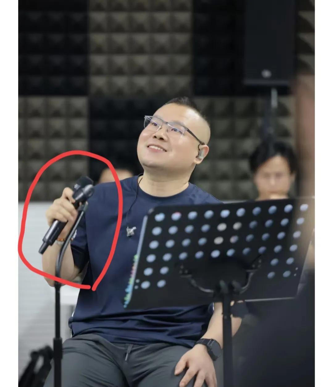 终于想明白，为什么岳云鹏硬要开演唱会了！真不光是梦想，也不是钱好赚，而是因为