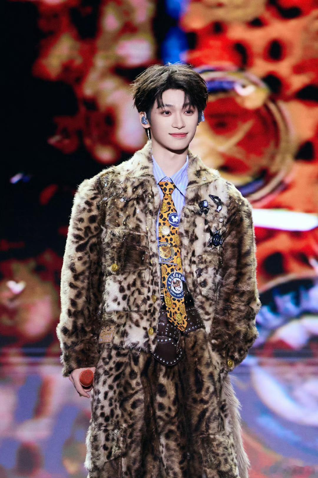 🔮🔮日落跌进昭昭星野，人间忽晚，山河入秋，而你，走进我的心尖。