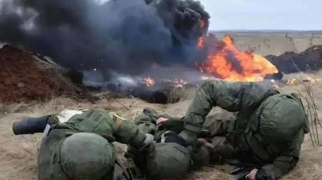 乌克兰必须意识到，俄罗斯打得越久，诉求就会越多。俄罗斯1年1700亿美元军费，四