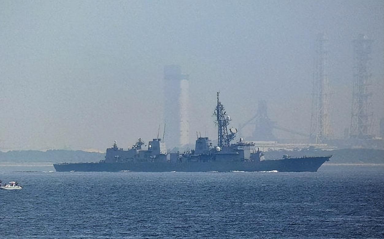 日本2大岛屿之间，出现了解放军的身影，东京恼怒却不敢擅动4月19日，解放军13