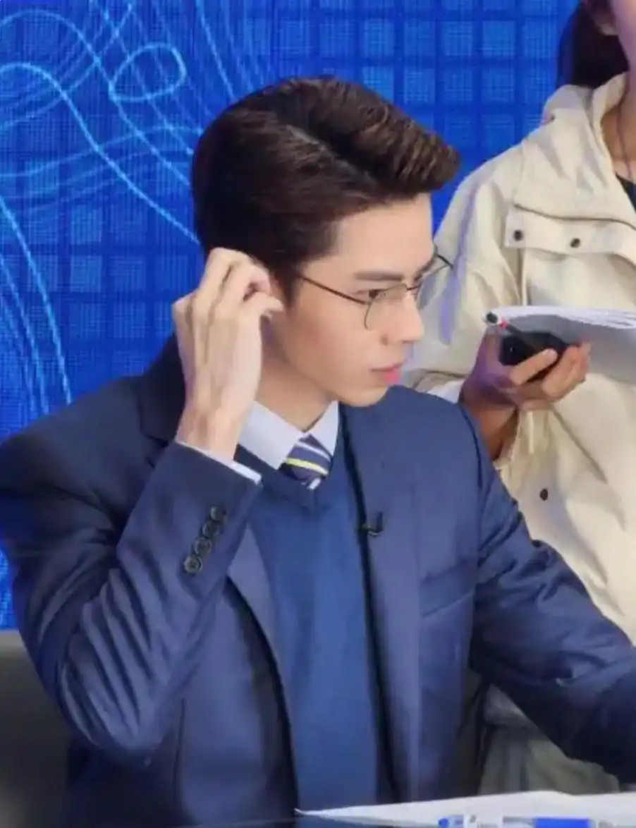 TVB男演员林正峰为省钱来内地拔牙，曾自曝靠兼职维持生计，出演《新闻女王》被熟知