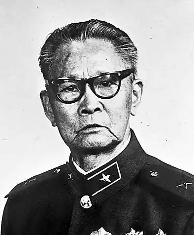 1948年秋天，东北战场风云突变，中央军委突然下达命令：彭明治，从旅长直接升任东