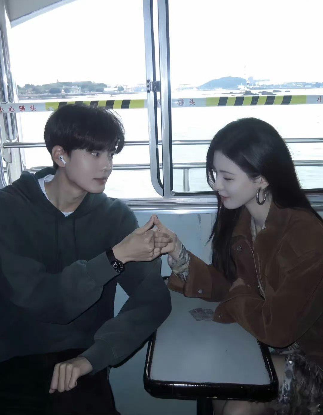 我要被张予曦毕雯珺磕死了完全是爸爸妈妈家级别俩人真的不能为了我二搭吗