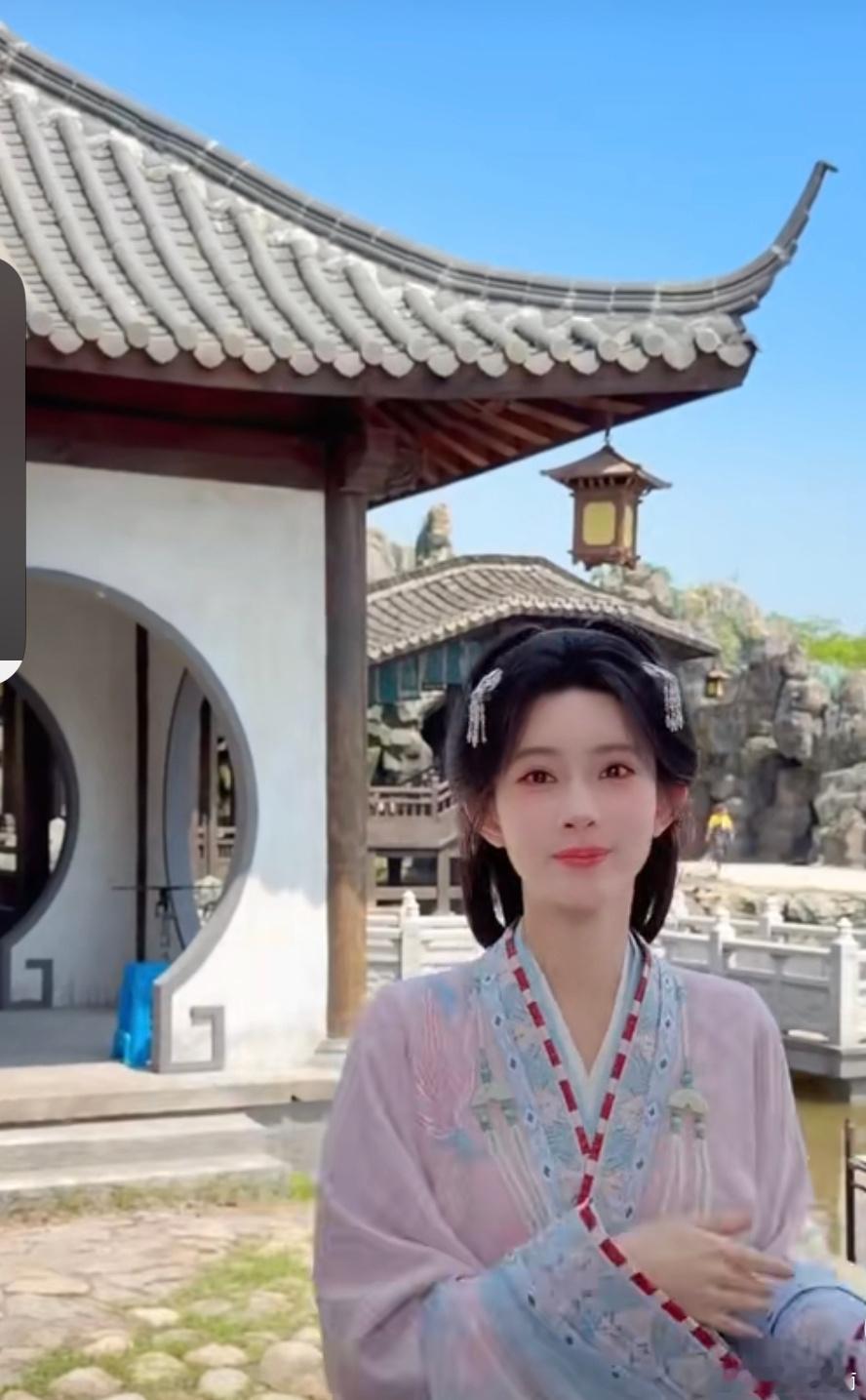 孟子义误闯天家舞蹈这个萌啊，越跳越远，还回来吃饭吗