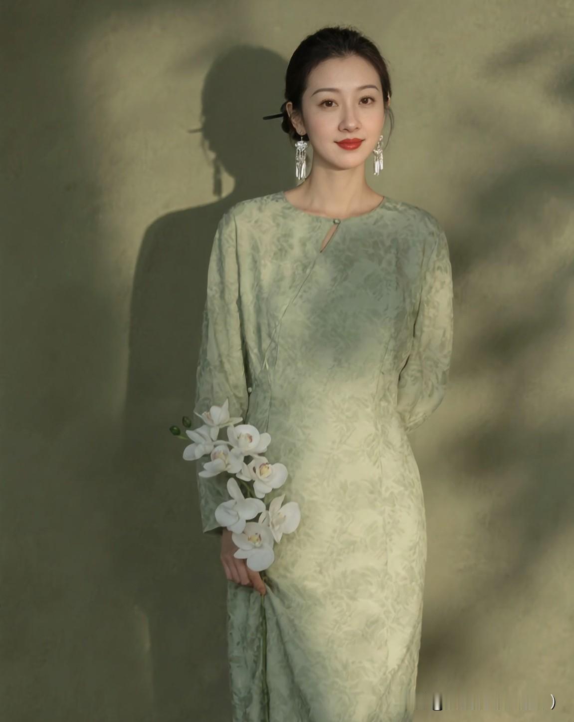 很多人都有个误解，觉得温柔的人就该热情黏人。其实恰恰相反，那些气场温和、