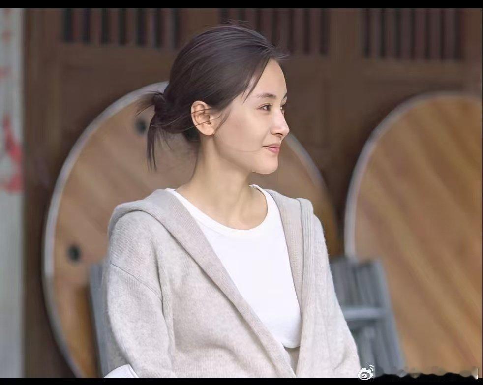 王子文我在现偶圈等了你三年看王子文演都市女性真的很享受，她把角色的独立和柔软平