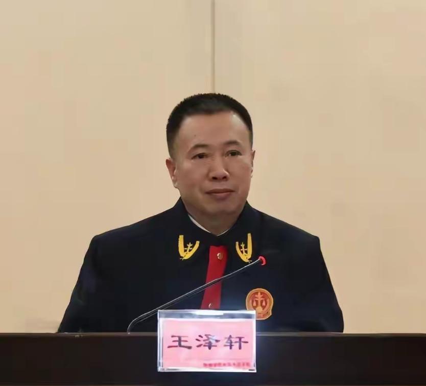 天下奇闻！成都一法院院长兼职律师，贪污腐败玩出了新高度。可能大家对于贪污腐败现