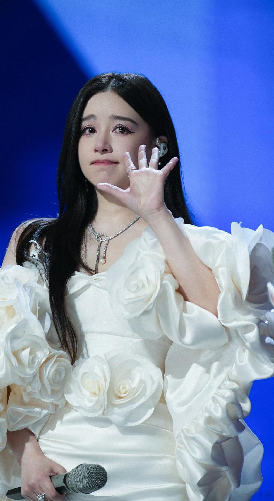 阚清子越来越自信阚清子浪姐养成系这才是浪姐最大的意义吧！早期阚清子不自信手会抖