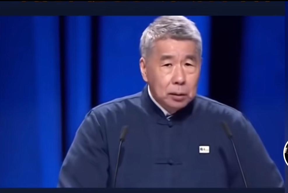 每次看张亚中大杀四方的时候，总是感觉到很心酸。每次看张亚中敢说敢冲、跟不对的
