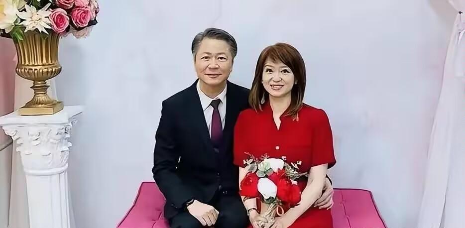 说真的，周玉琴嫁给赖岳谦，最抓马的不是差12岁，也不是二婚。是她立过三条线：不