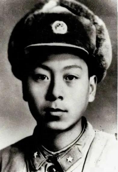 1962年11月18日喀喇昆仑山下，我军边防一个连掉进印军埋伏圈，被两处暗堡堵在
