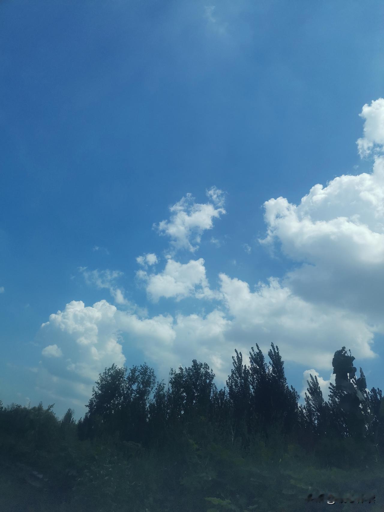 一直想写写我姥姥的一生，不知道从何写起，想哪写哪吧。我姥姥96岁还是97岁那