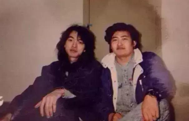刘欢留着长发但不娘，看来不是所有的长发飘飘都能增添女人味。