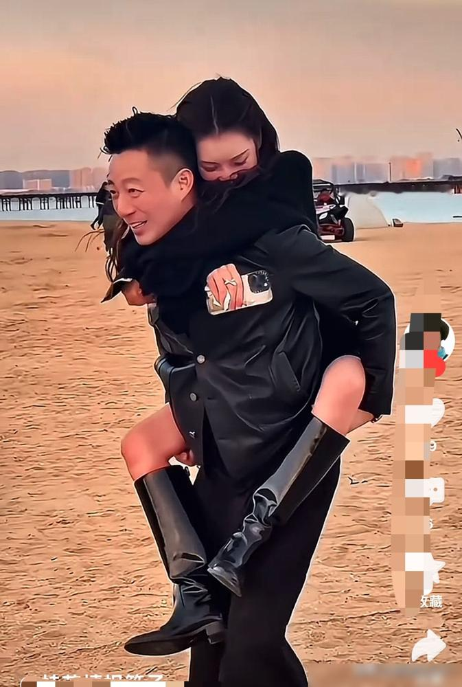 汪小菲摔碗骂街的时候，大S眼都不眨地砸回去一个更狠的。可到了马筱梅这儿，直播间里端茶倒水，出摊搬货，