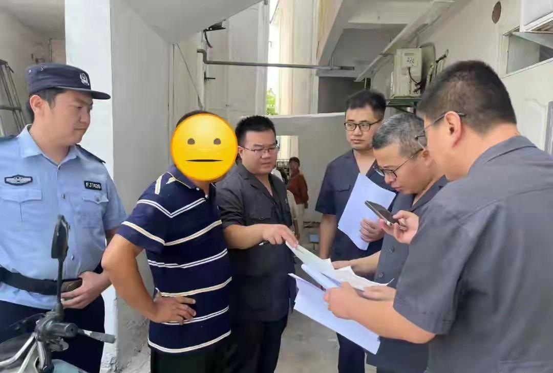 江苏盐城，男子给一客户供货，对方欠了快20000的货款迟迟不还，男子多次催款，对