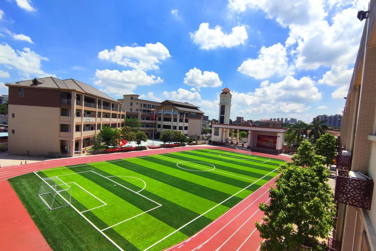 很纠结，不知道怎样选择，儿子985大学研三，秋招面试，相继收到了几个off