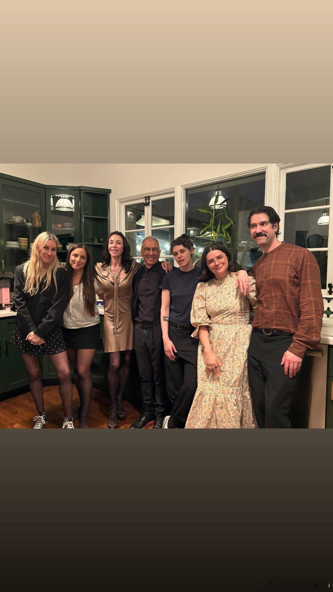 Kristenstewart克里斯汀斯图尔特和老婆Dylanmeyer的家人