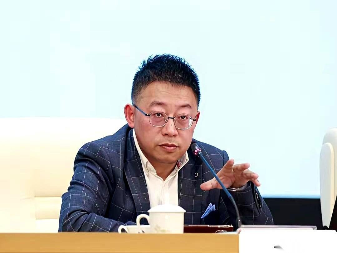 我跟你说，复旦这事儿，杀疯了。一个博士学位，直接没了。俩硕士，毕业悬了。就因