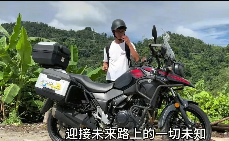 36岁的唐尚俊活得真潇洒，快40岁的人了，不用打工做牛做马就算了，一年还有