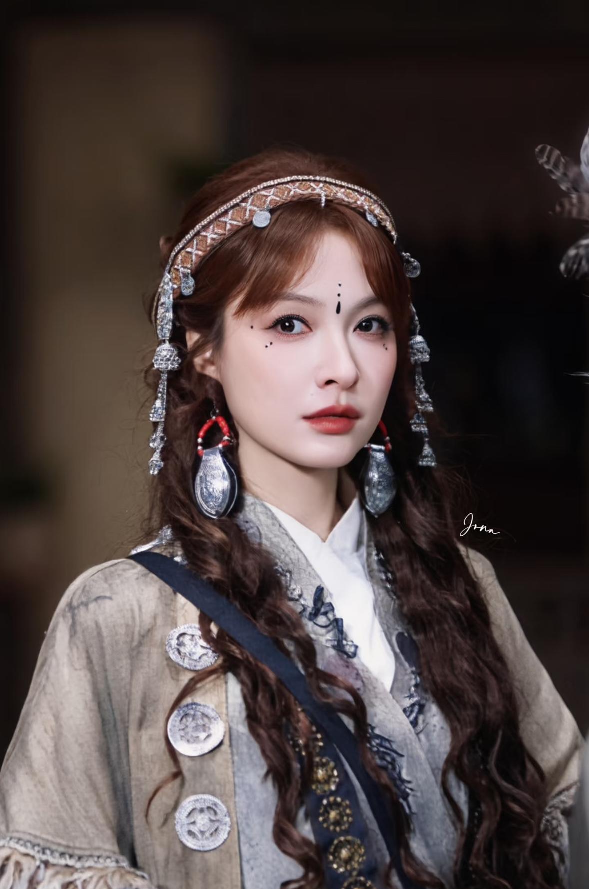 突然理解吴昕了。带男友见何炅维嘉，哪里是简单吃饭，分明是把人生大事带回最亲的