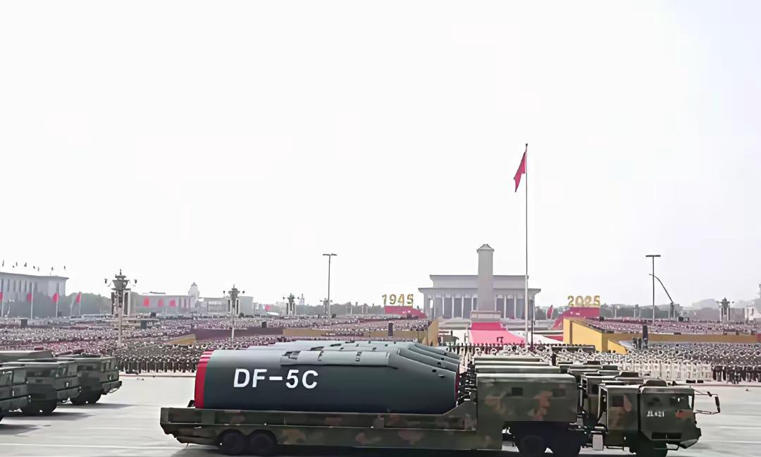 看看左边照片DF-5C有网友调侃这是要打服五常啊…当然，这是一个玩笑真正