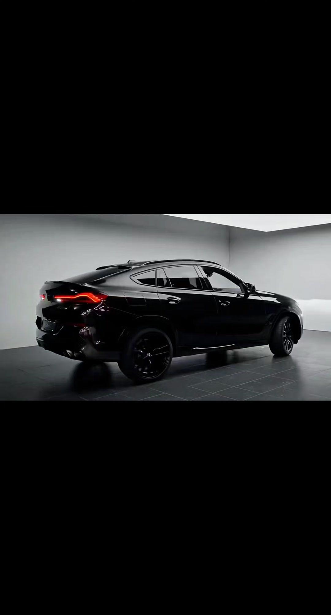 2007年横空出世的宝马X6，顶着"四不像"的骂名，却开创了轿跑SUV的新纪元。