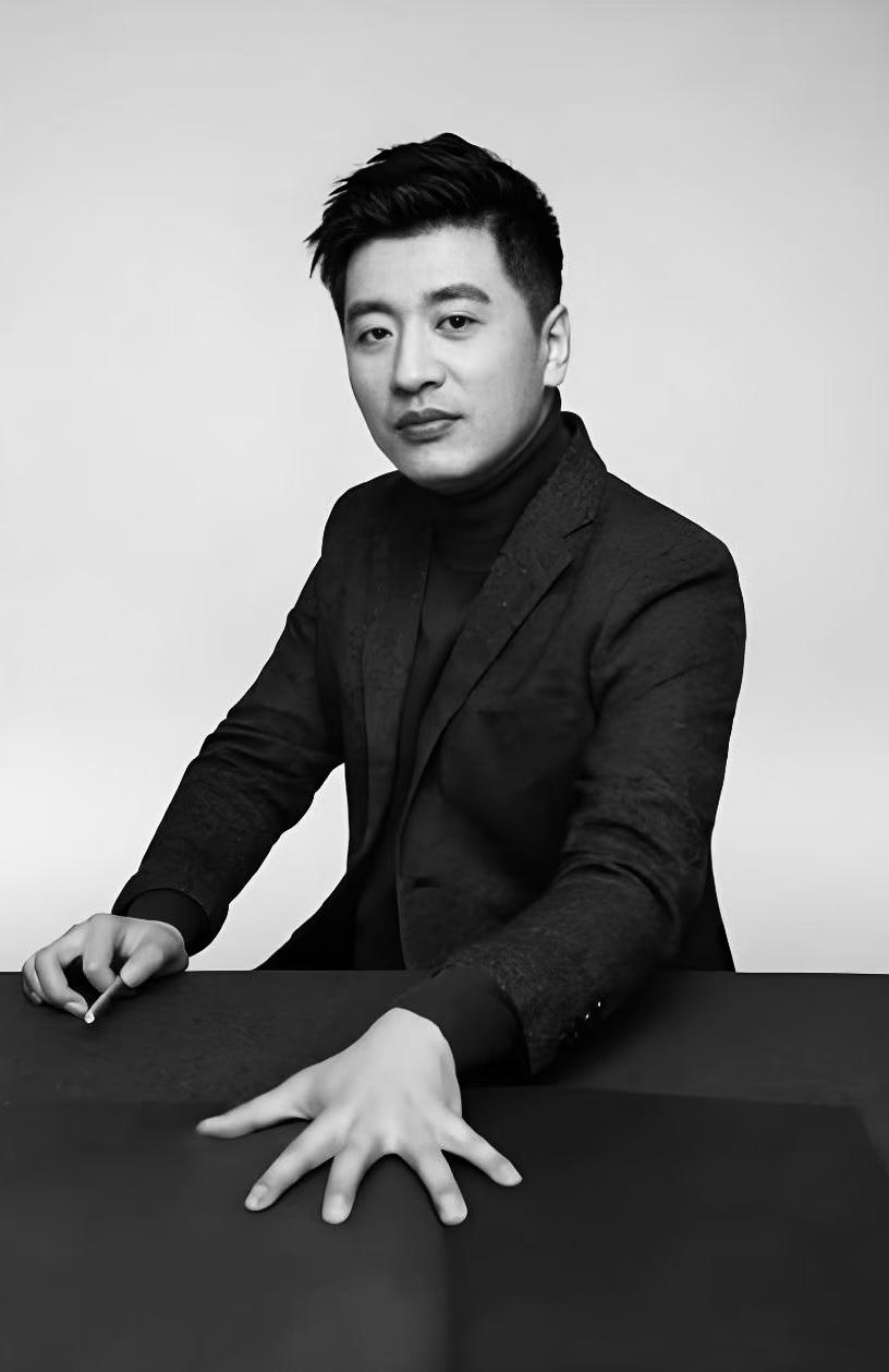 现在最让人破防的，莫过于张雪峰公司的每一位员工。41岁的他，把员工宠成了