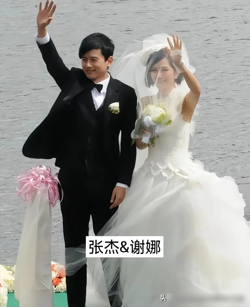 总有人羡慕明星夫妻，说人家不炒作，感情平淡安稳。别傻了。你看到的是神仙眷