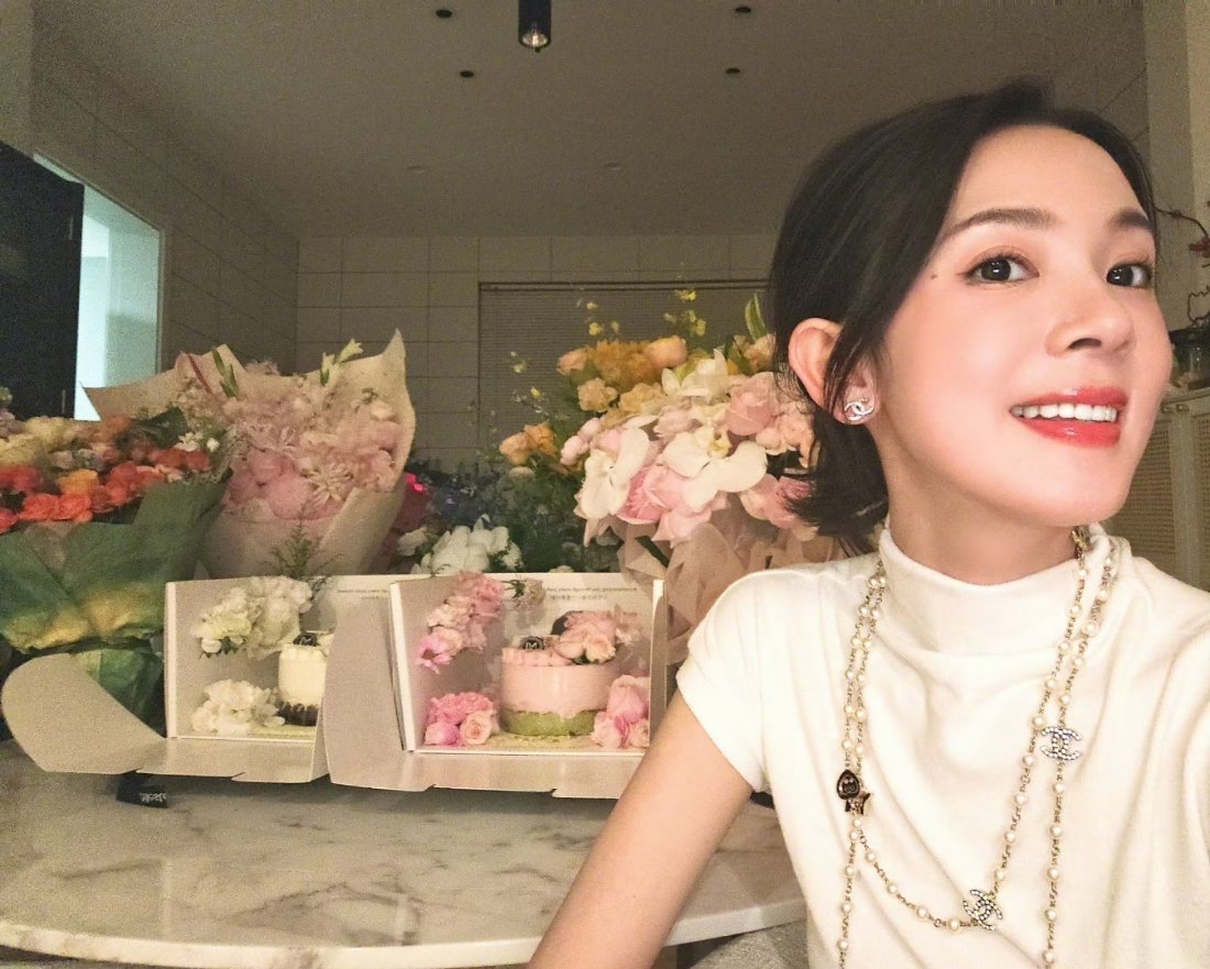 被爱意包围的陈瑶姐！要一直幸福，愿望都实现，我们会陪伴更多年！​​​