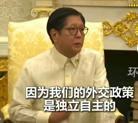 小马科斯被特朗普当面打脸，记者问小马科斯怎么去平衡美国和中国的关系。小马科斯说，