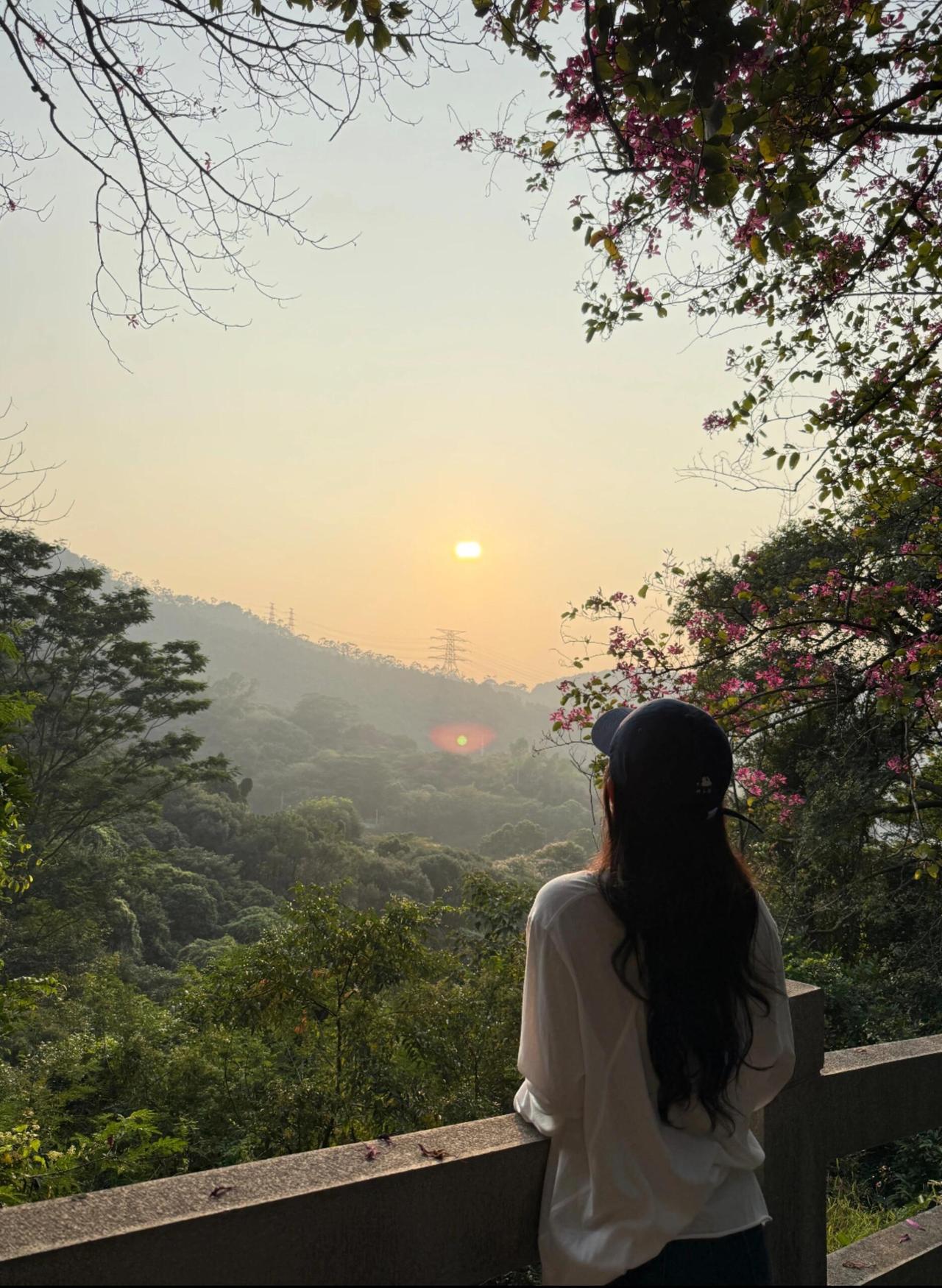 女人你永远记住若你娘家没钱自己就得有本事。娘家穷，不是你的错。可