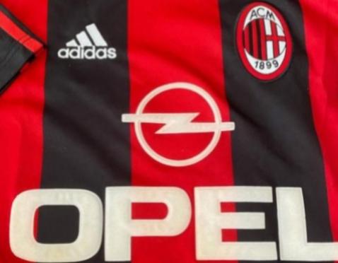 盘点意甲15大经典胸前赞助商：1、米兰的欧宝OPEL2、国米的倍耐力轮胎3