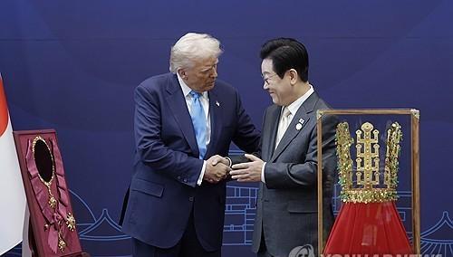 不得不说，在进贡这一块业务上，韩国确实是相当可以的。昨天一击必中，送了老特一顶