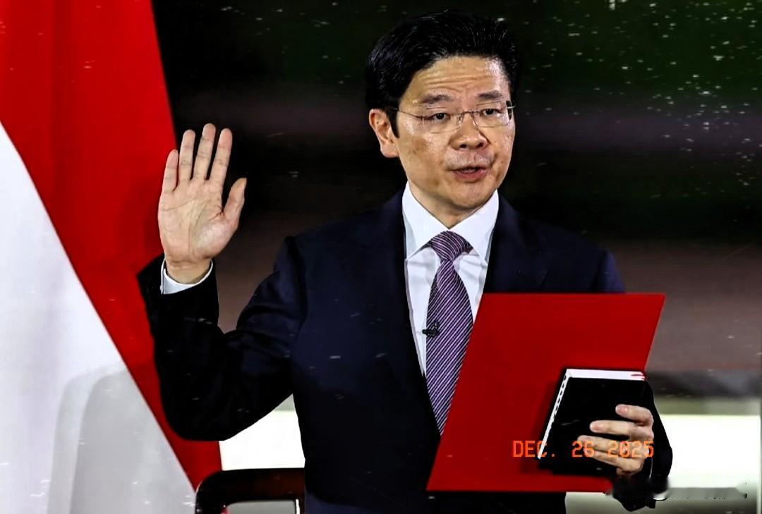 新加坡总理黄循财突然翻脸，要严查芯片转运。很多人以为这是为了讨好美国。其实我认为