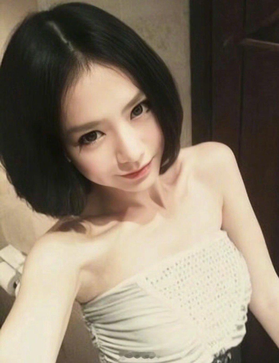 戚薇大方承认医美过度早期也是美的没边了​​​