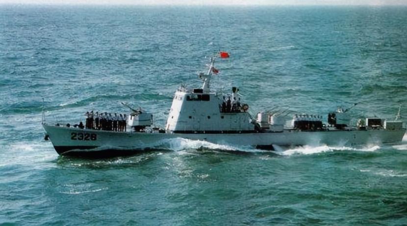 1963年，海军水上伏敌，很快传来消息，司令一看，霎时脸色铁青，轰的一下倒在椅子