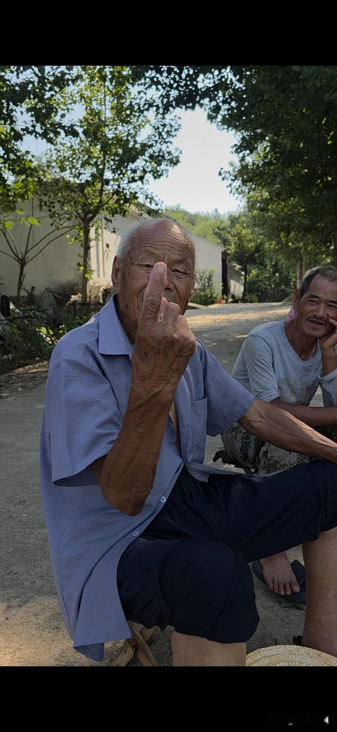 退休后我选了一条跟别人不一样的路上，很多朋友不理解甚至看不起，我却乐此不疲……
