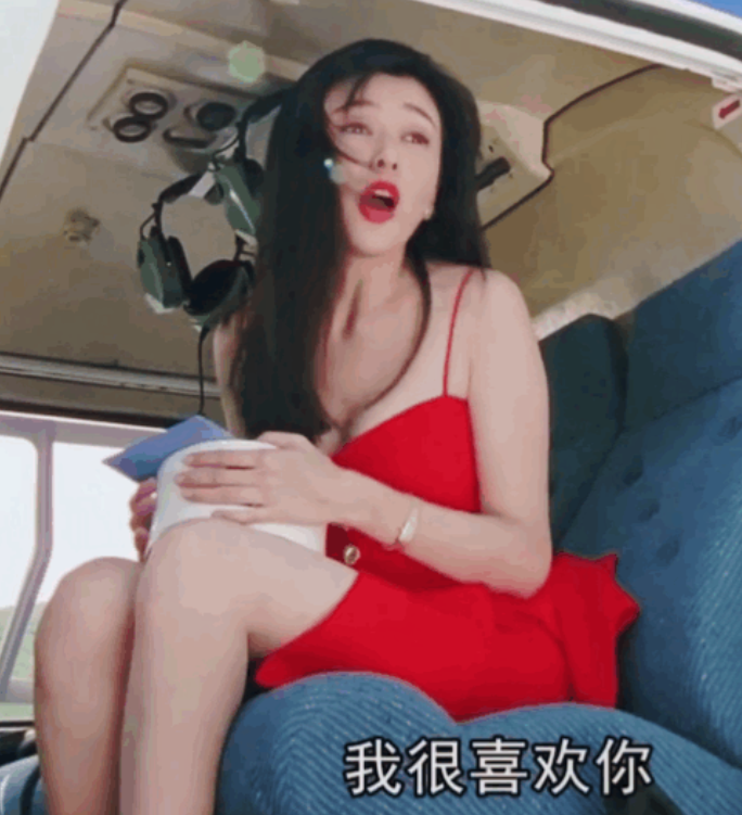 2000年，冯小刚邀请38岁的关之琳演《大腕》遭到投资方的反对，冯小刚说:“要是