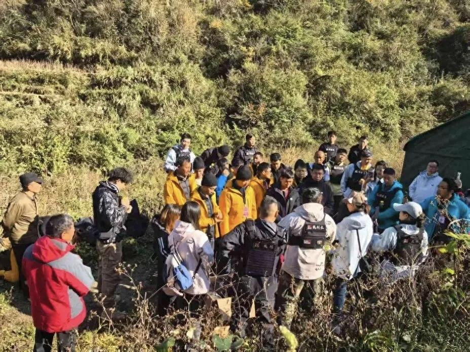 荒野求生，外行看热闹，有个问题突发奇想，有没有户外大神给解答下。七星山求生赛进