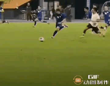 帅惟浩神龙摆尾巧妙硬趟乌兹别克斯坦后卫，这个球真的太漂亮了！帅惟浩高速运转之下能
