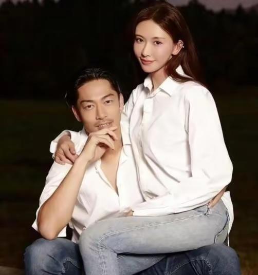 今天才知道，林志玲嫁的那个日本人是她自己主动求的婚！！！从一开始都是她自己主动的