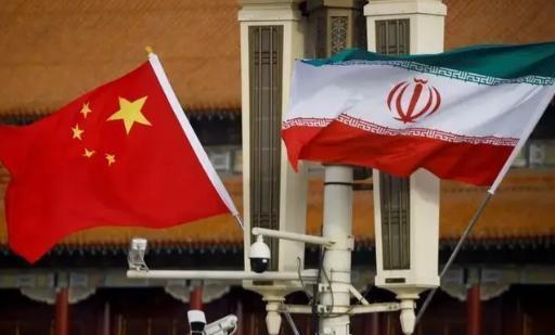 在伊朗扶不起来的时候，中国选择了埃及，跟伊朗比，中国为什么选了埃及？其实很简单，